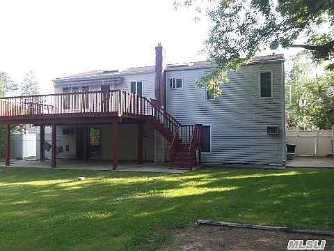 3rd image of 11 Martha Ln