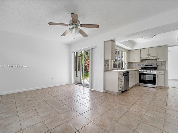 5th image of 10150 NW 24th St