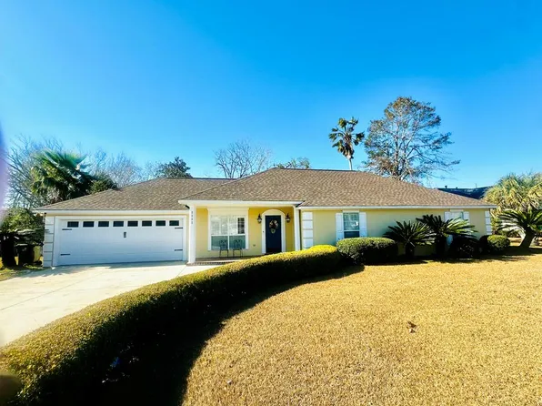 1111 Karen Ln, Douglas, GA 31533