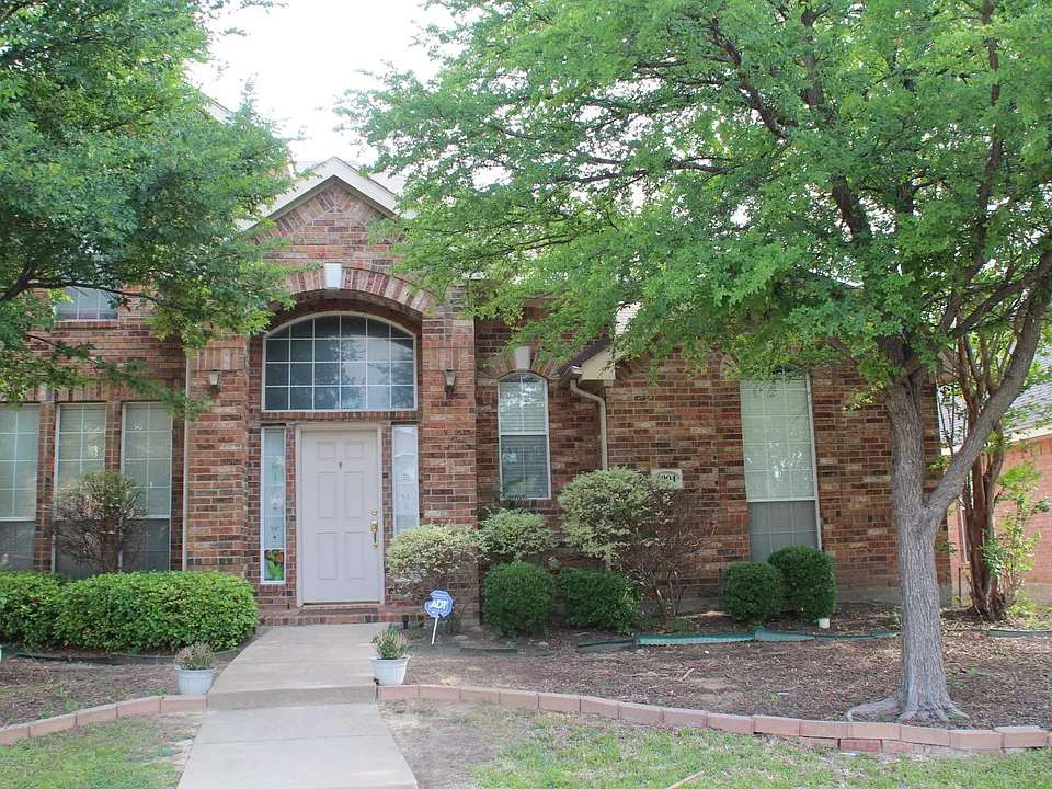 5904 Pinyon Dr