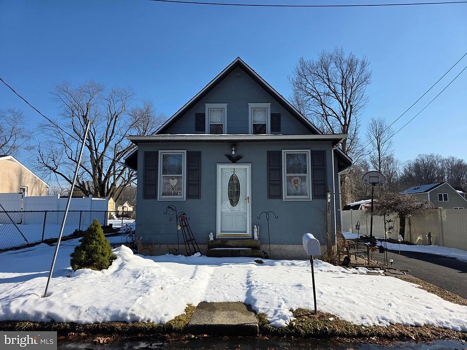 1st image of 276 Glenn Ave