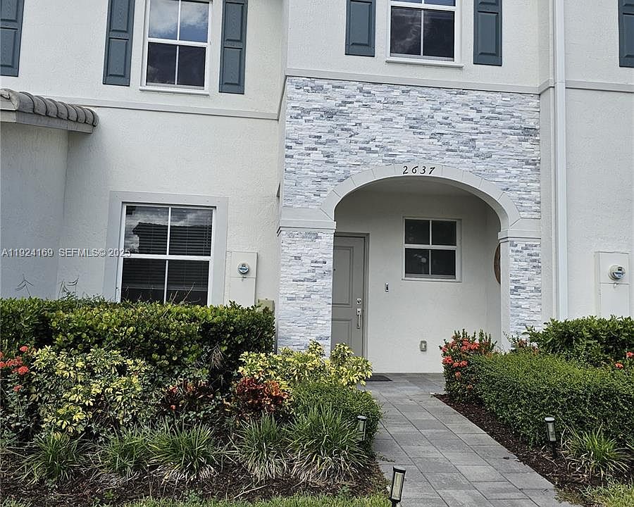 1st image of 2637 SE 17th St #2637