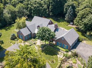 247 Oak Knoll Rd, Barrington, IL 60010