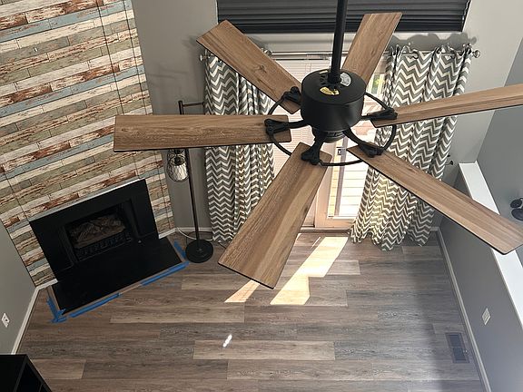 3rd image of 914 Gregorys Way