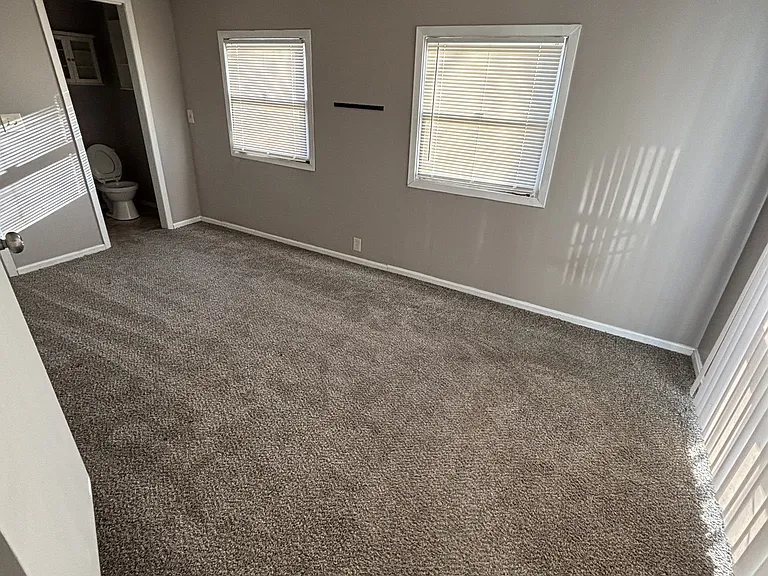 4522 S Osage Ave — Photo 2