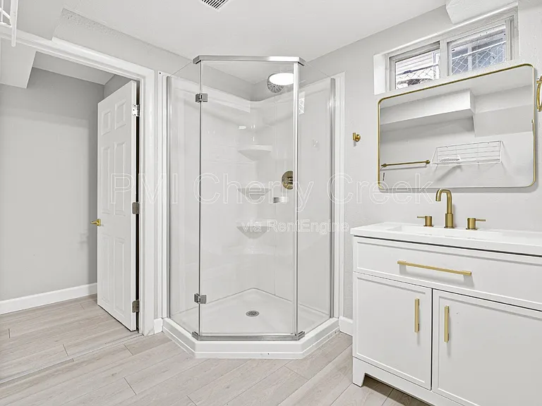 550 Winona Ct — Photo 15