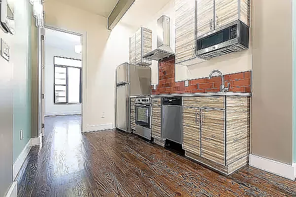 31 Locust St #2L — Photo 2