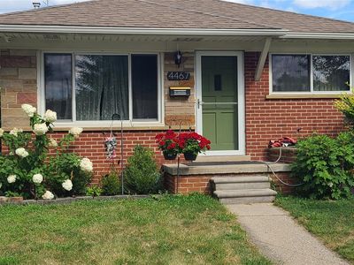4467 McKinley St, Dearborn Heights, MI, 48125