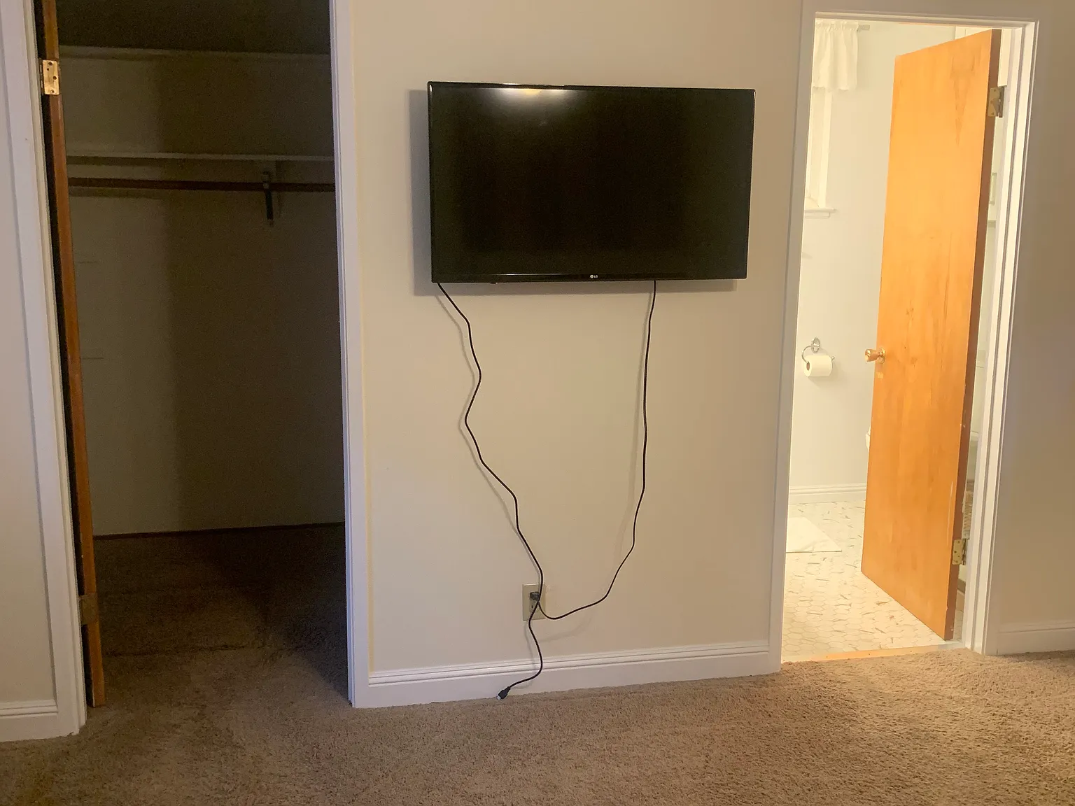 21551 Almaden Rd — Photo 3