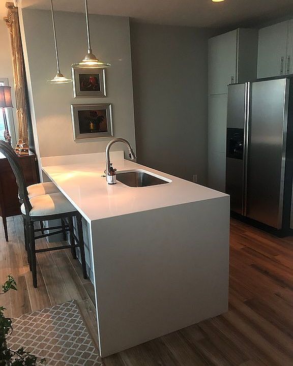 2nd image of 943 Peachtree St NE Unit 2015