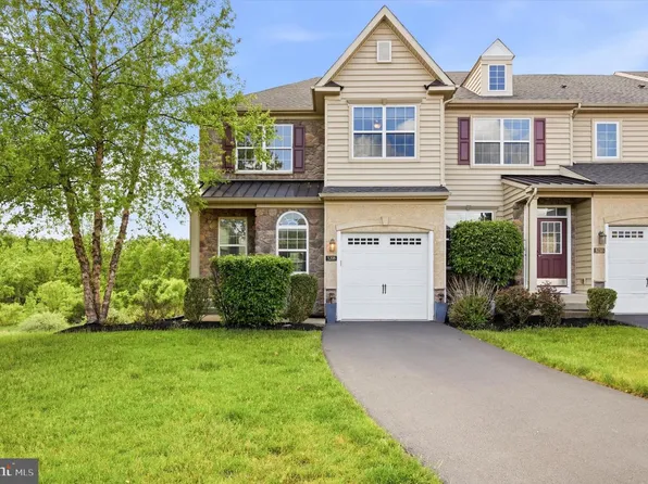 3208 Brookside Dr #37, Furlong, PA 18925