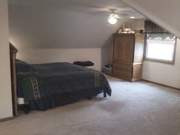 4th image of 1750 Hawthorne Dr