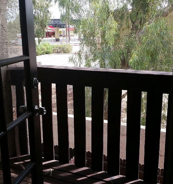 balcony