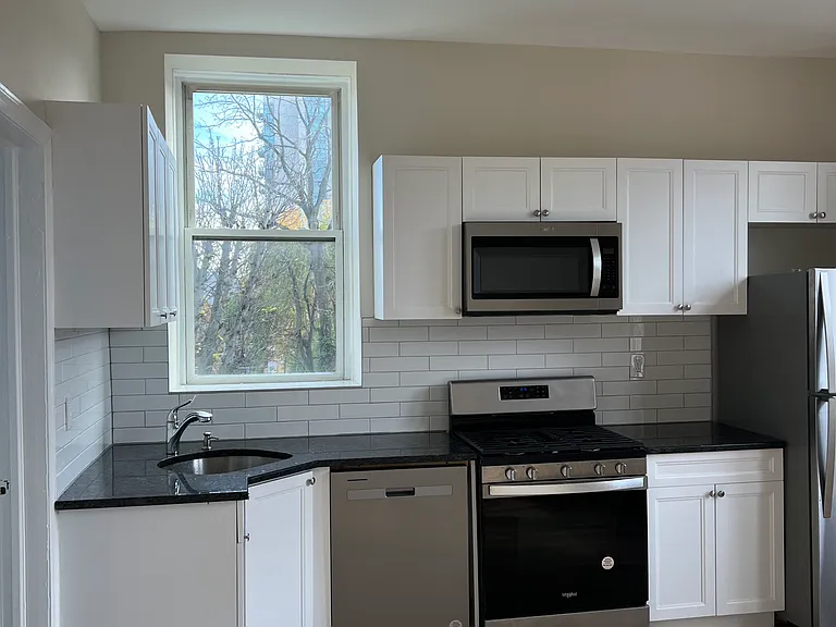 306 Palisade Ave #7 — Photo 3