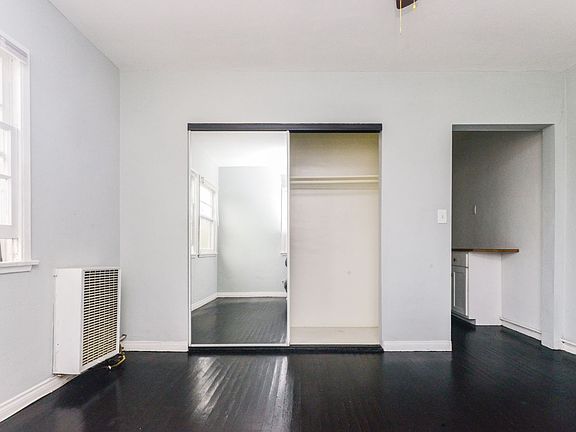 4th image of 122 S Berendo St #120-3/4