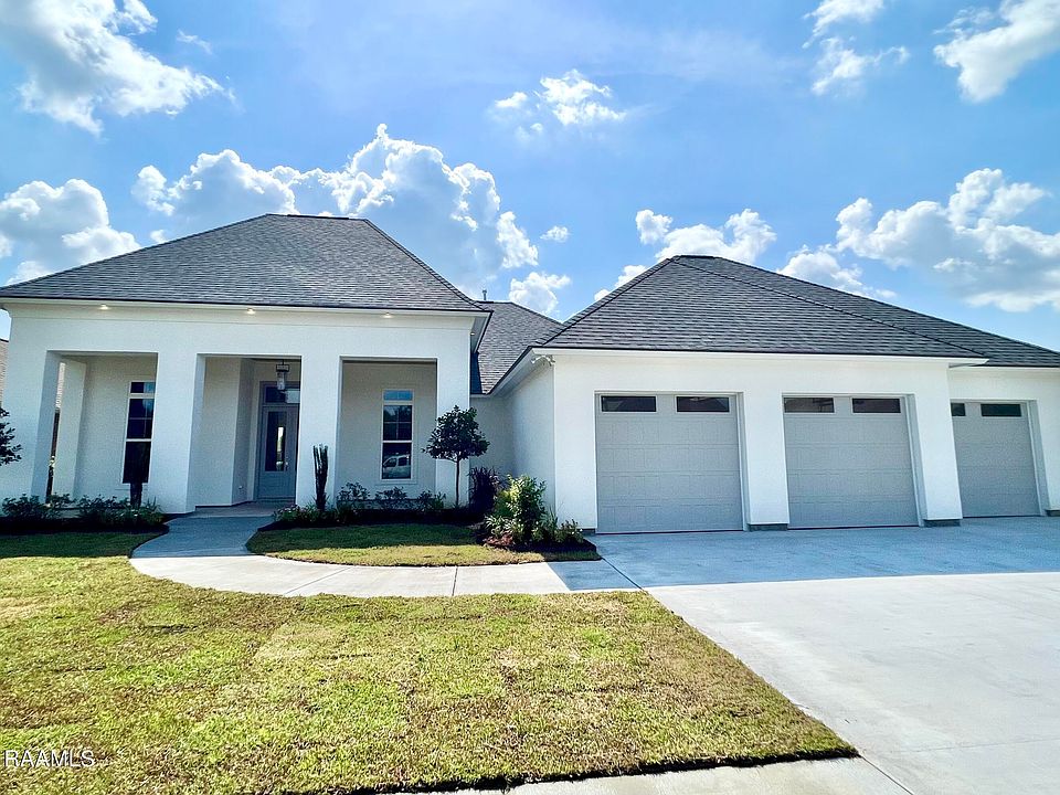 1st image of 400 Bayou Parc Dr