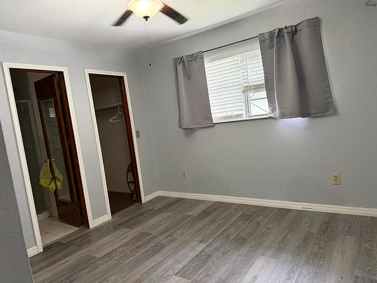 4706 Catalina Dr — Photo 8