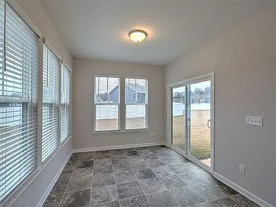 515 Daisy Hill Ln — Photo 11