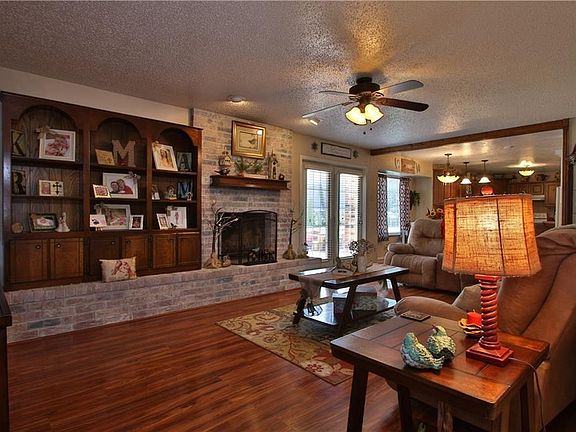2nd image of 2310 Ashwood Ln
