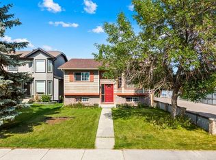 327 S Shawbrooke Cir SW, Calgary, AB T2Y 2Z8