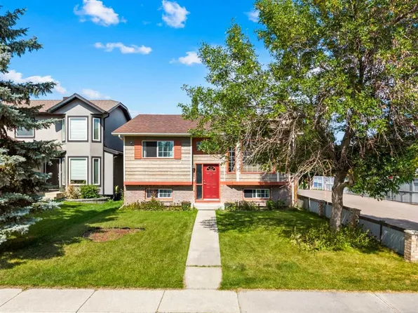 327 S Shawbrooke Cir SW, Calgary, AB T2Y 2Z8