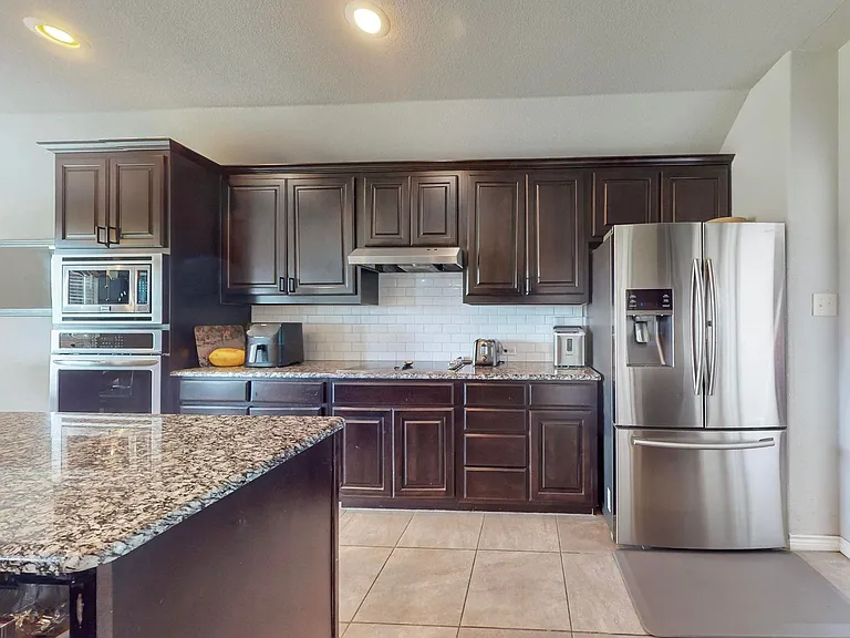 997 Shady Lane Dr — Photo 14