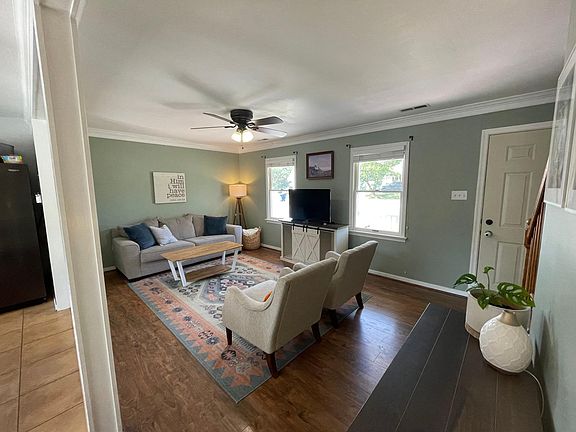 4th image of 6427 Chenault Way