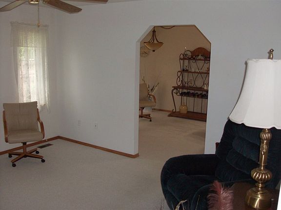 lr view from front entry into dining area