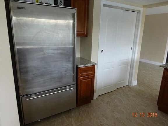 4th image of 8610 NW 24th Pl