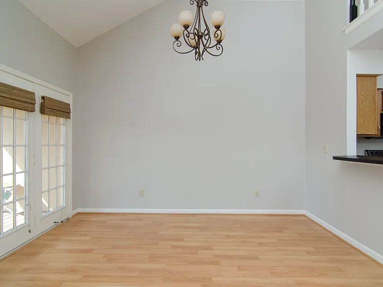 254 Glenstone Cir — Photo 4