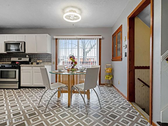 5th image of 8311 Latania Dr