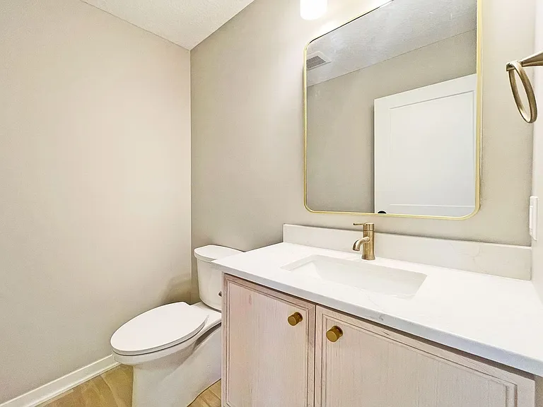 408 S Olive St — Photo 12