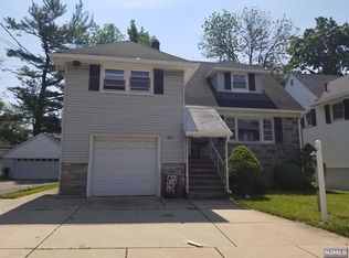 808 Kingsland Ave #A, Ridgefield, NJ 07657