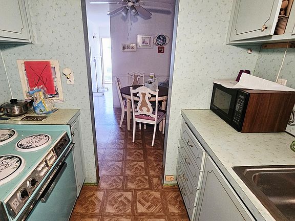 5th image of 16750 NE 14th Avenue #211