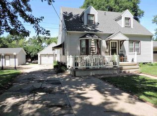 1644 W 11th St, Waterloo, IA 50702