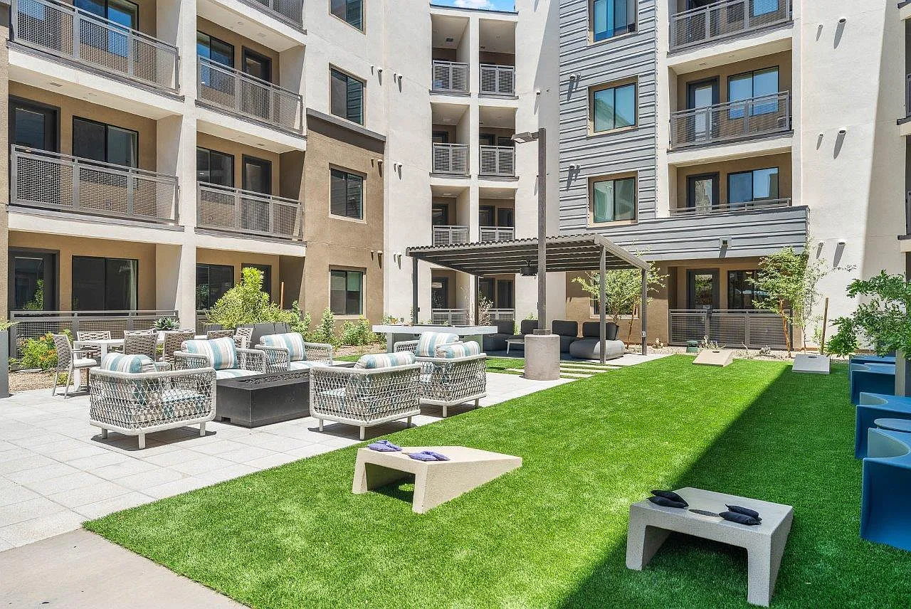 Aura Apache — Photo 4