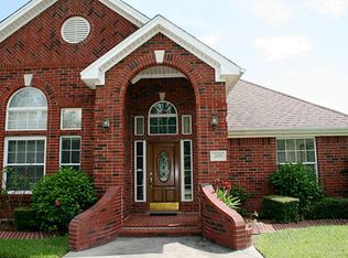 205 Rustic Ln, Friendswood, TX 77546