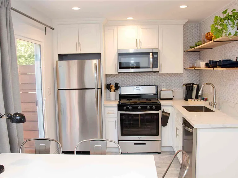 1741 S Orange Grove Ave — Photo 6