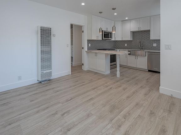 2nd image of 506 S Broadway APT B
