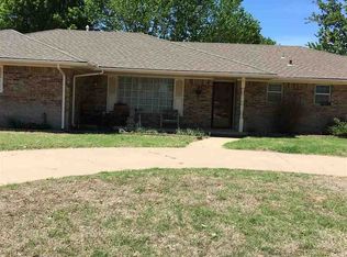 811 Park Ave, Watonga, OK 73772