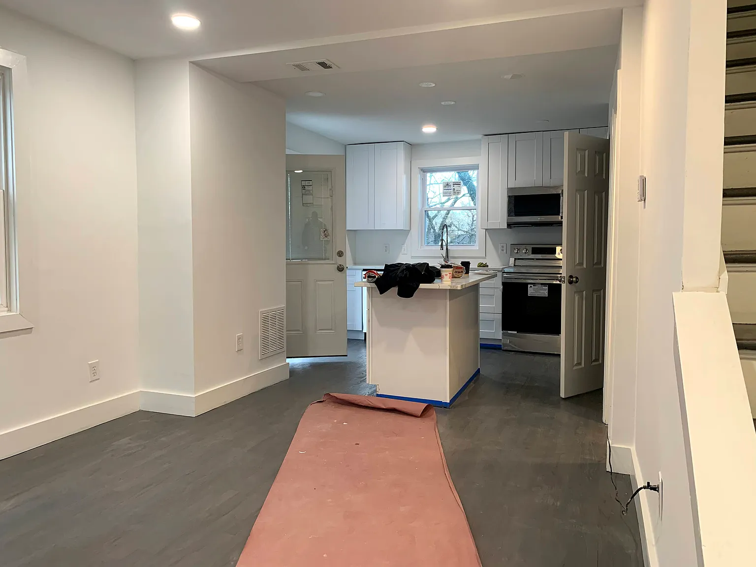 3 bed, 2.5 bath, 1215 sqft, $4,600 — Photo 2