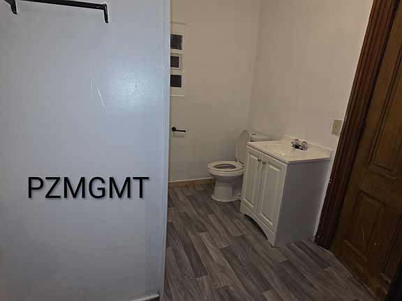 3rd image of 290 Harbor St APT A