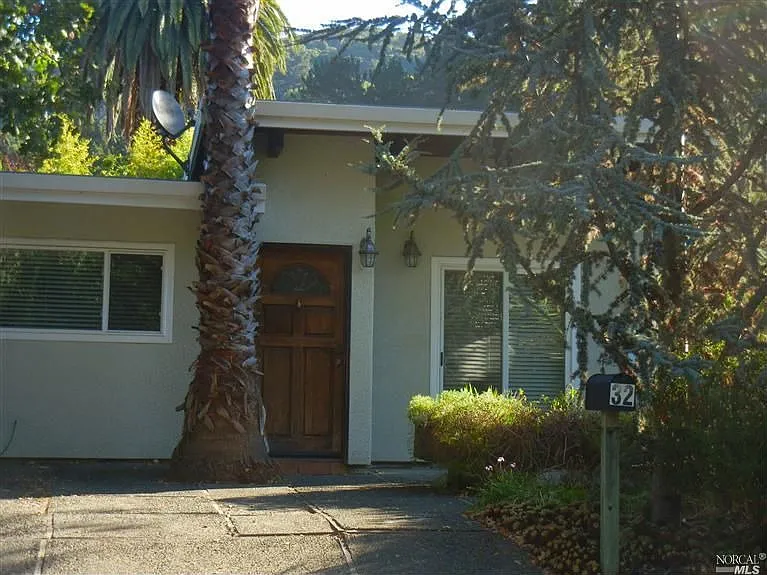 32 Villa Ave photo 1