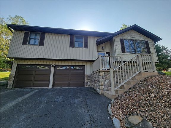 2nd image of 2418 Theresa Blvd