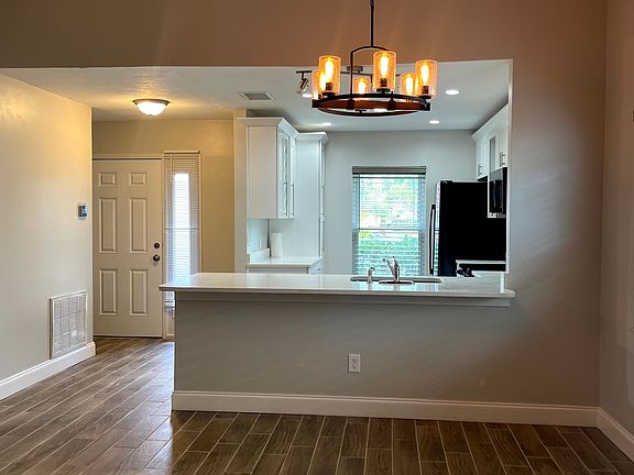 4th image of 8310 Cascade Oaks Dr