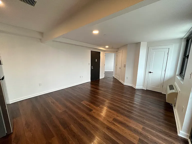 864 Willoughby Ave #4A — Photo 4