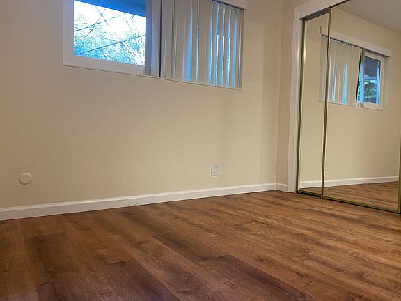 second bedroom with closet