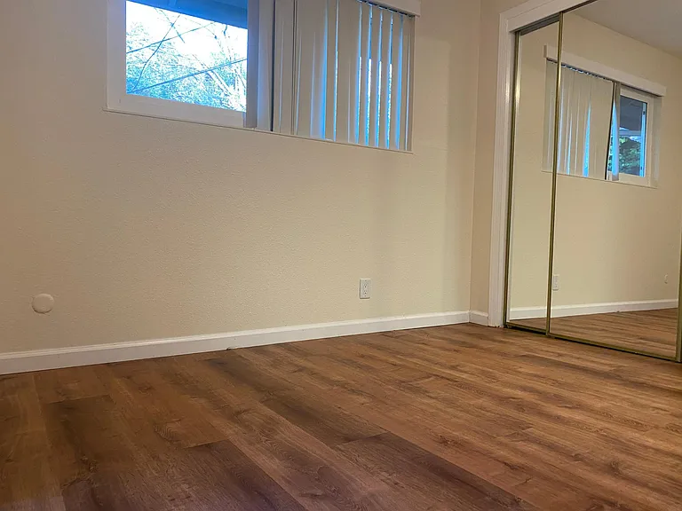 second bedroom with closet