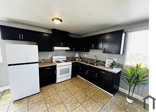 4th image of 238 W 46th St