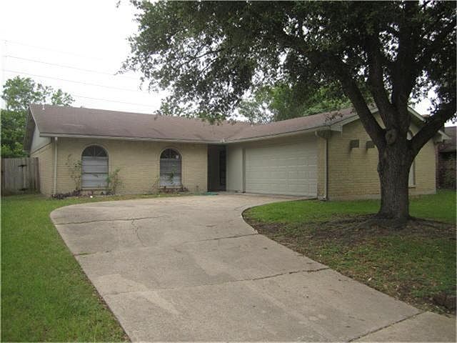 1st image of 16815 Great Glen Dr